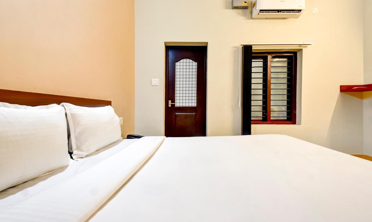Aspire Maradu Hotell Kochi Eksteriør bilde