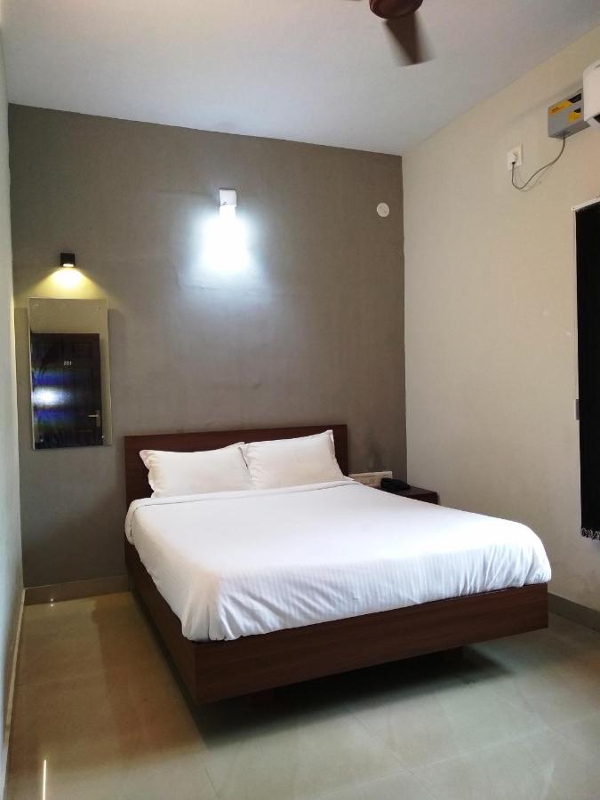 Aspire Maradu Hotell Kochi Eksteriør bilde